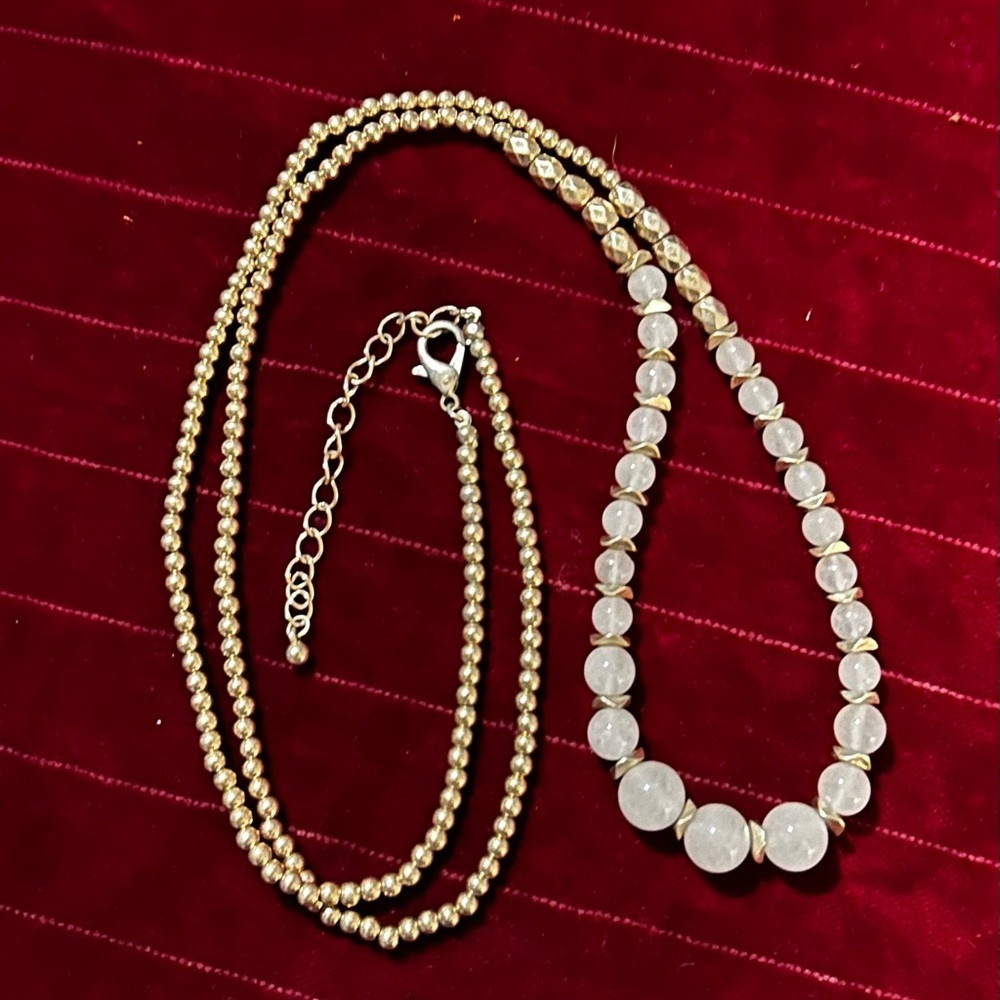 Goldtone Beaded Necklace.
